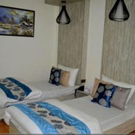 Hotel Green Leaf ศรีนาการ์ ภายนอก รูปภาพ
