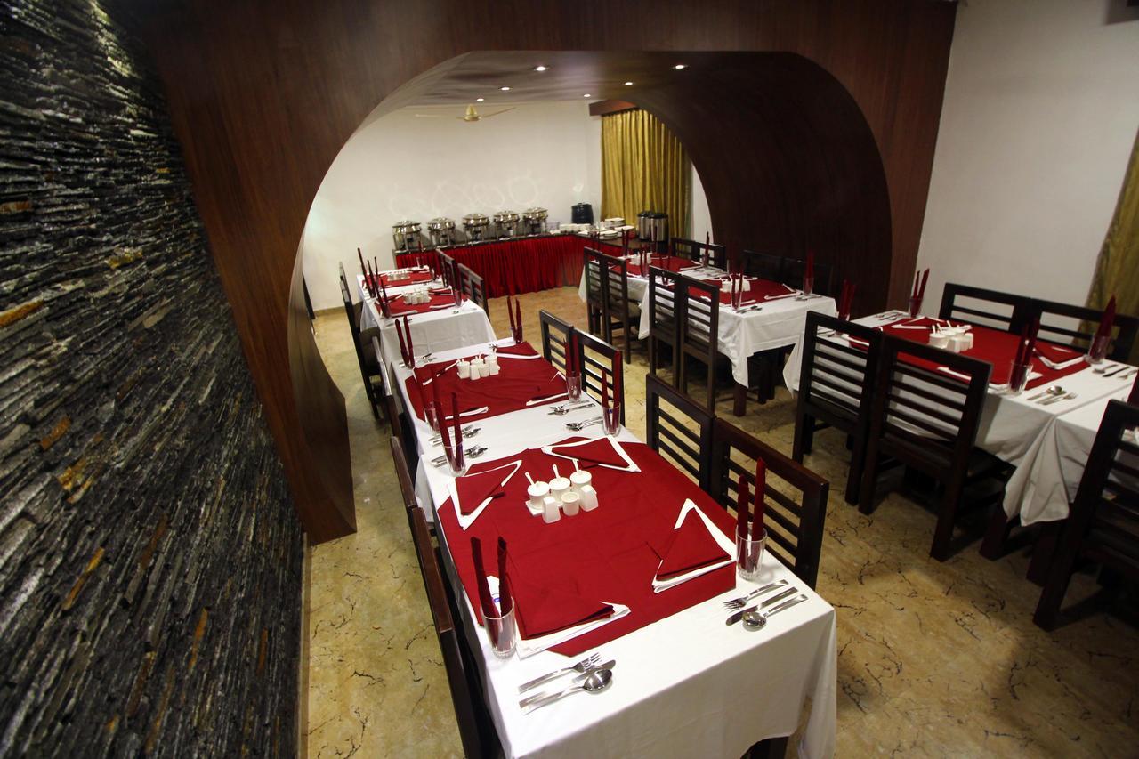 Hotel Green Leaf ศรีนาการ์ ภายนอก รูปภาพ