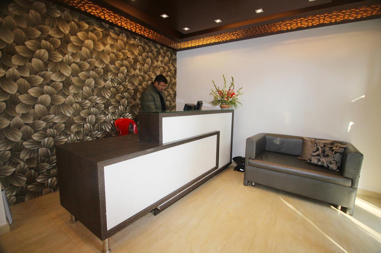 Hotel Green Leaf ศรีนาการ์ ภายนอก รูปภาพ