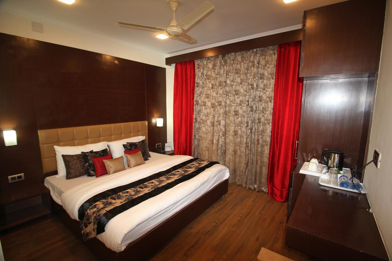 Hotel Green Leaf ศรีนาการ์ ภายนอก รูปภาพ