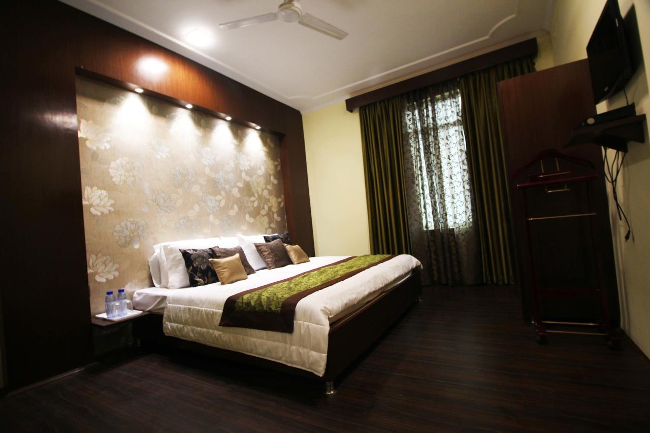 Hotel Green Leaf ศรีนาการ์ ภายนอก รูปภาพ